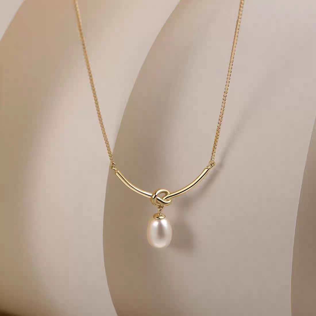 Baileys Glow – Sterling Silver Pearl Necklace