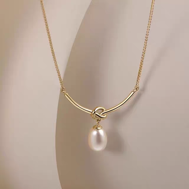 Baileys Glow – Sterling Silver Pearl Necklace